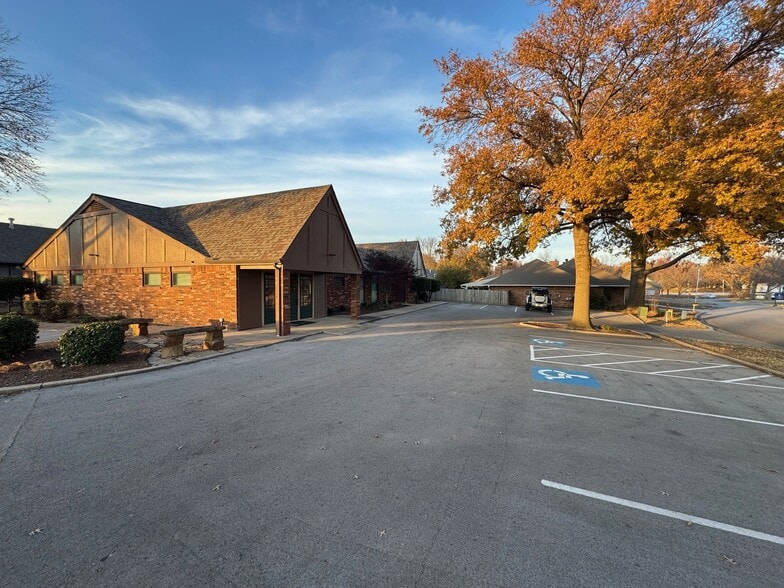 6964 S 69th East Ave, Tulsa, OK for sale - Building Photo - Image 3 of 19