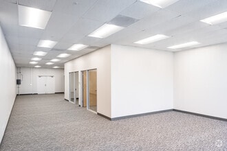 600 S Grand Ave, Santa Ana, CA à louer Photo intérieure- Image 2 de 4