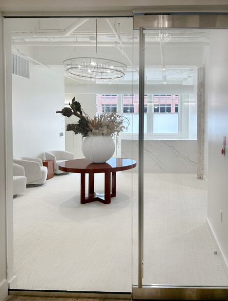 2001 N Lamar St, Dallas, TX for lease - Interior Photo - Image 3 of 6