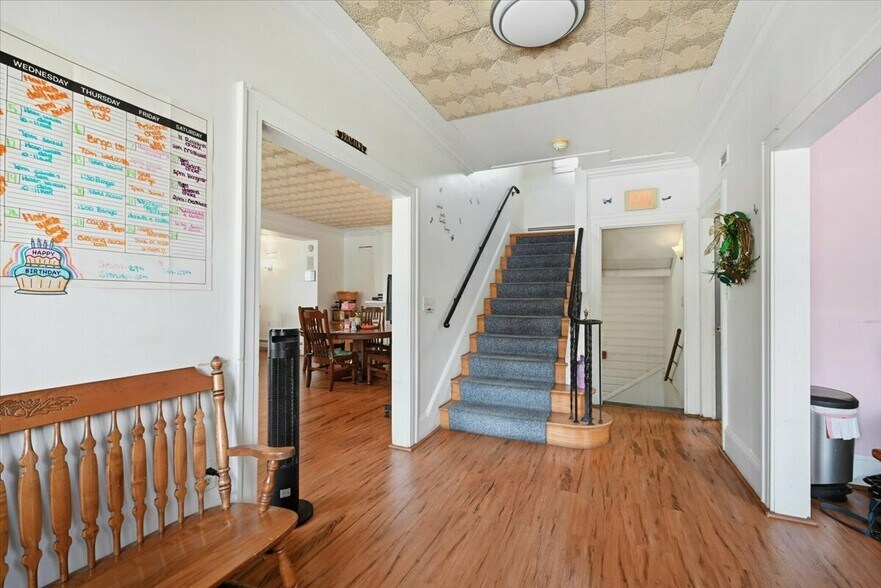 306 W Main St, Pen Argyl, PA à vendre - Photo du bâtiment - Image 3 de 35