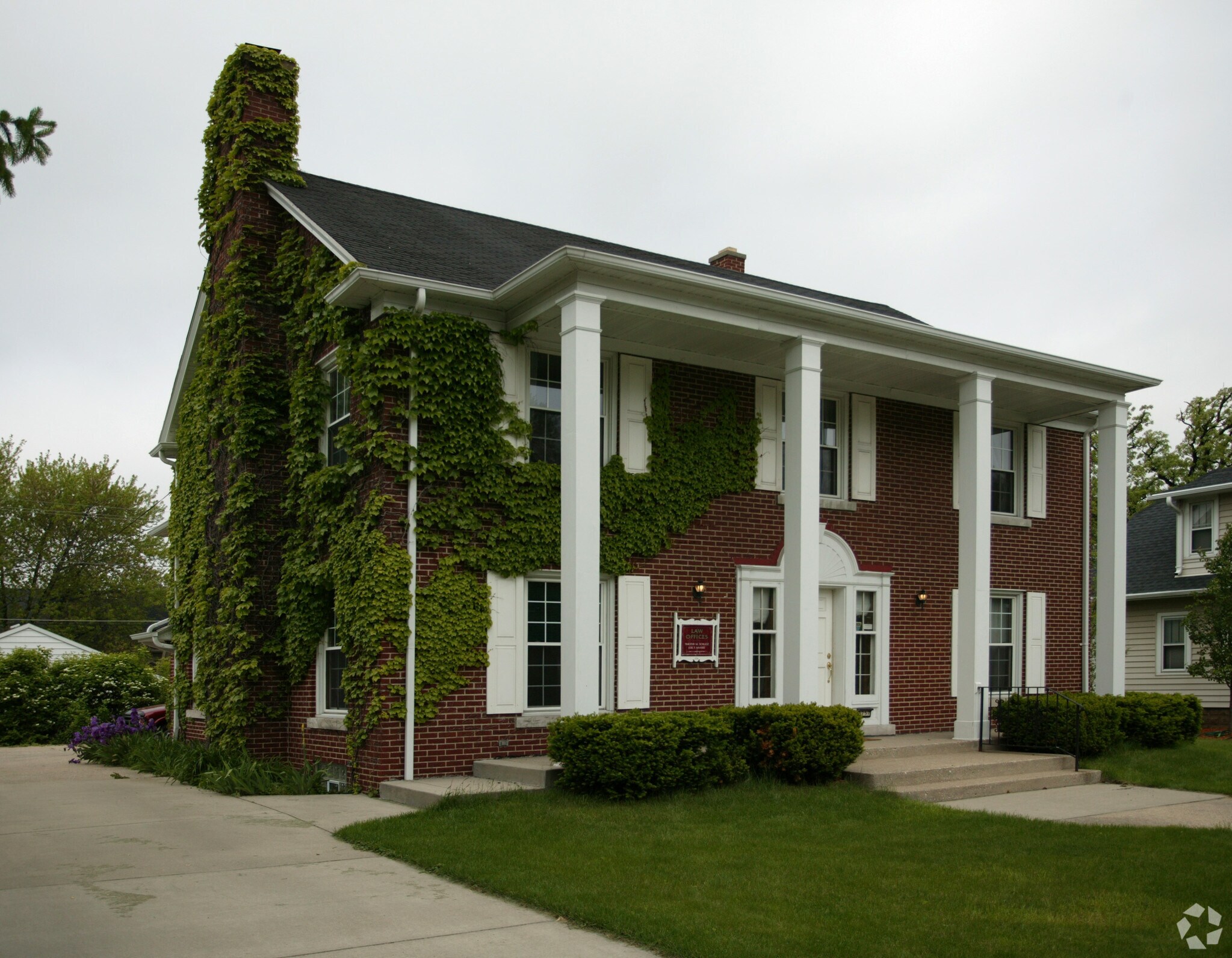 3757 S Howell Ave, Milwaukee, WI à louer Photo du bâtiment- Image 1 de 5
