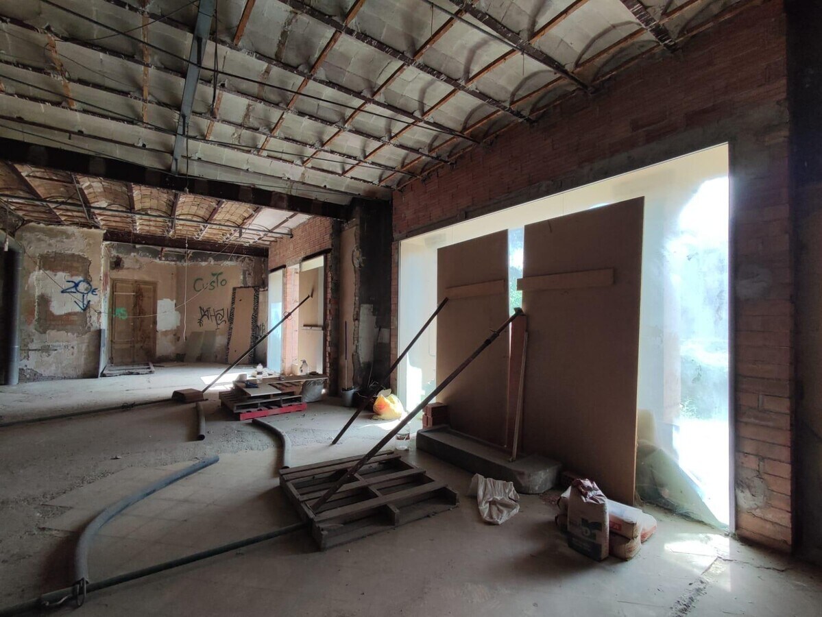 Manresa, BAR 08242 - Unit - -  - Interior Photo - Image 1 of 4