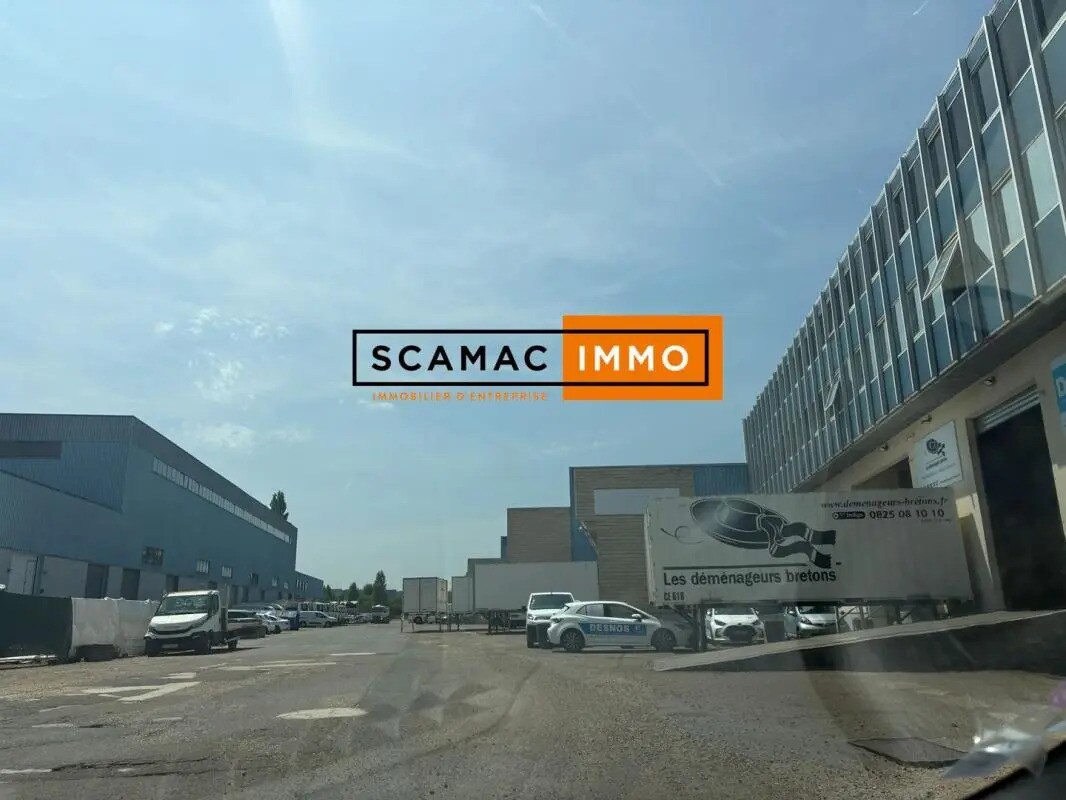 Industrial in Trappes for lease Primary Photo- Image 1 of 6
