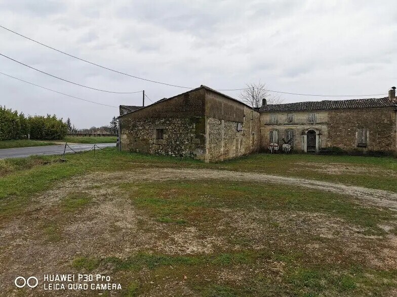 Industriel dans Villegouge à vendre - Photo du bâtiment - Image 2 de 2
