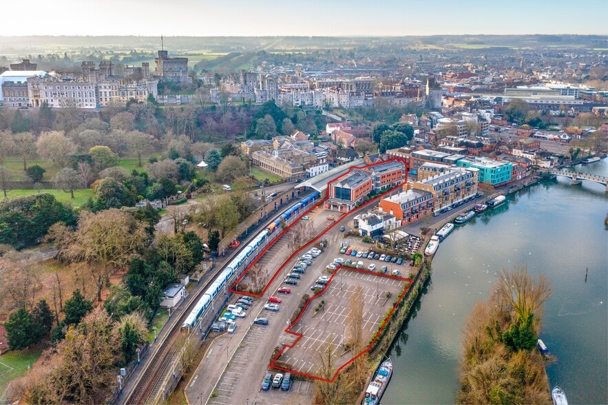 Riverside Walk, Windsor for lease - Building Photo - Image 2 of 8