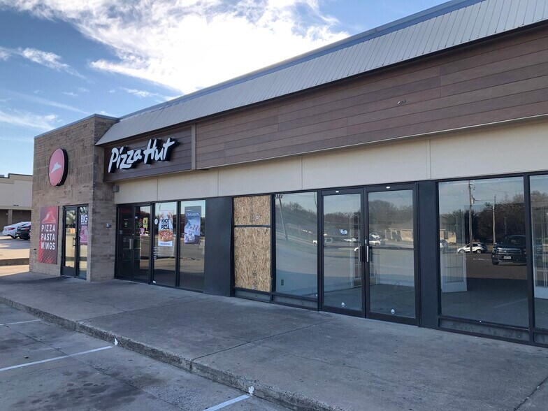 2302 W Green Oaks Blvd, Arlington, TX à louer - Photo du bâtiment - Image 2 de 2