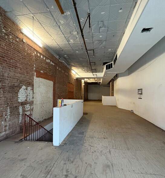 205 8th Ave, New York, NY à louer - Photo du bâtiment - Image 2 de 3