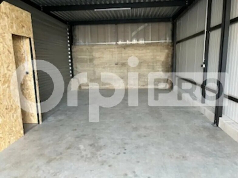 Flex dans Civrieux à louer - Photo intérieure - Image 3 de 4