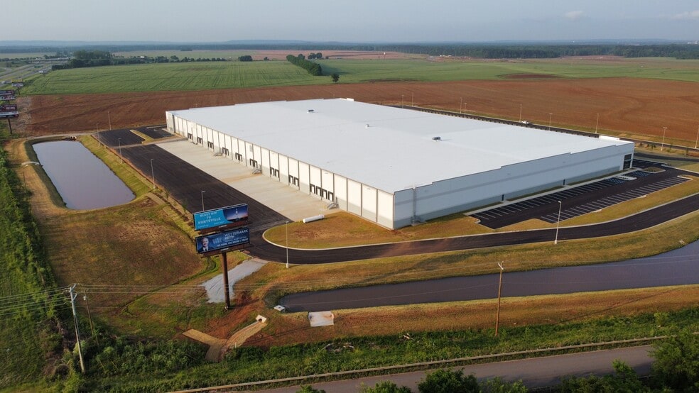 23366 Bibb Garrett Rd, Tanner, AL à louer - Photo du bâtiment - Image 2 de 3