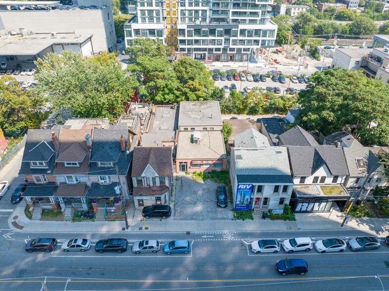 99 River St, Toronto, ON à vendre - Photo du bâtiment - Image 3 de 11