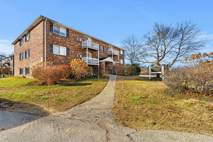 1669-1671 Main St, Leicester, MA à vendre - Photo du bâtiment - Image 2 de 20