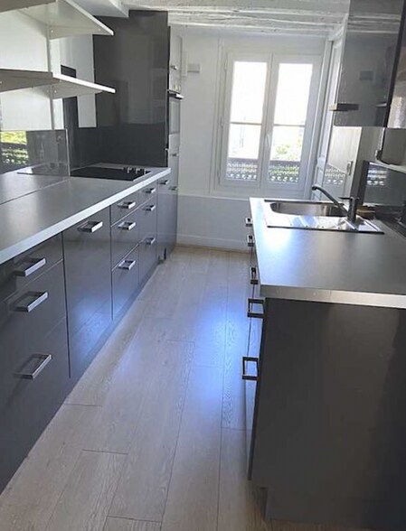18 Rue De Penthièvre, Paris à louer - Photo du bâtiment - Image 2 de 6