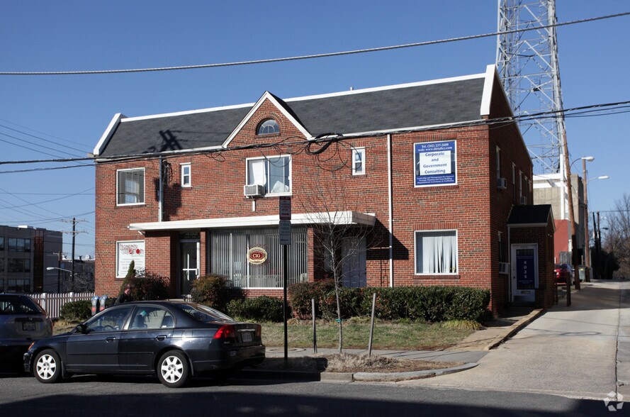 4025-4027 Brandywine St NW, Washington, DC à louer - Photo du bâtiment - Image 2 de 2