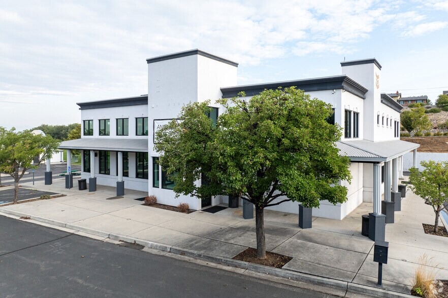 495 W University Pky, Orem, UT à louer - Photo du bâtiment - Image 1 de 20