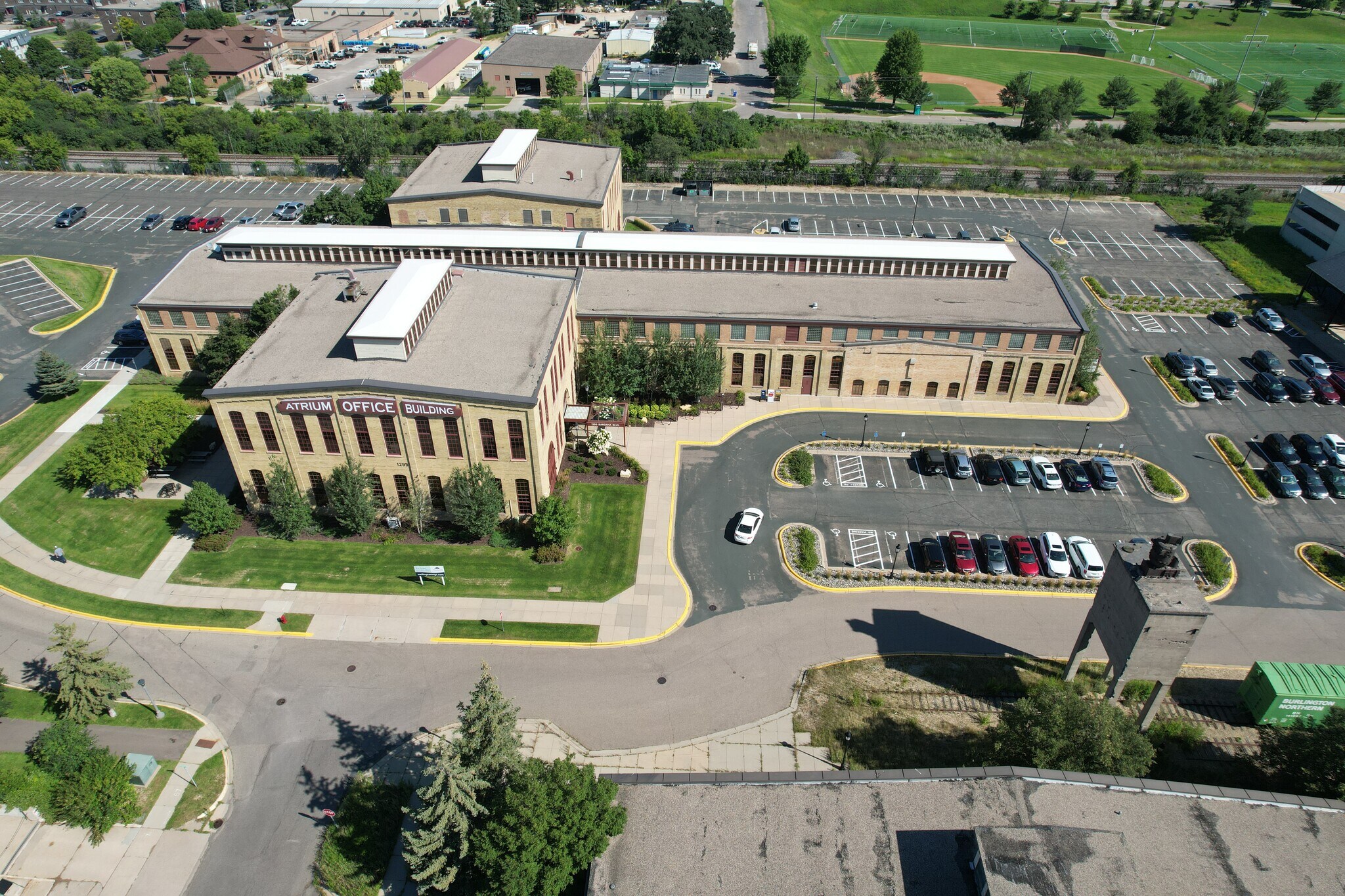 1295 N Bandana Blvd, Saint Paul, MN à louer Photo du bâtiment- Image 1 de 4