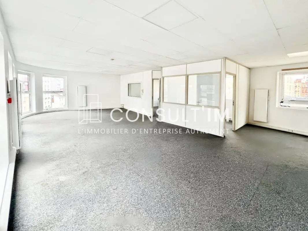 Office in Boulogne-Billancourt for lease Building Photo- Image 1 of 9