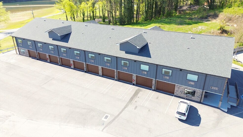 405 Chickamauga Dr, Dayton, TN à vendre - Photo du bâtiment - Image 2 de 12