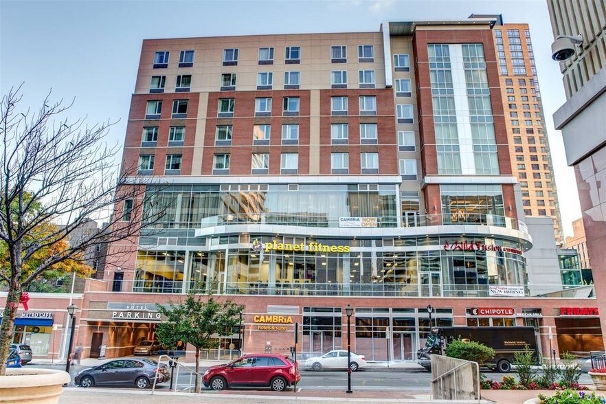 250-270 Main St, White Plains, NY à louer - Photo du bâtiment - Image 3 de 40