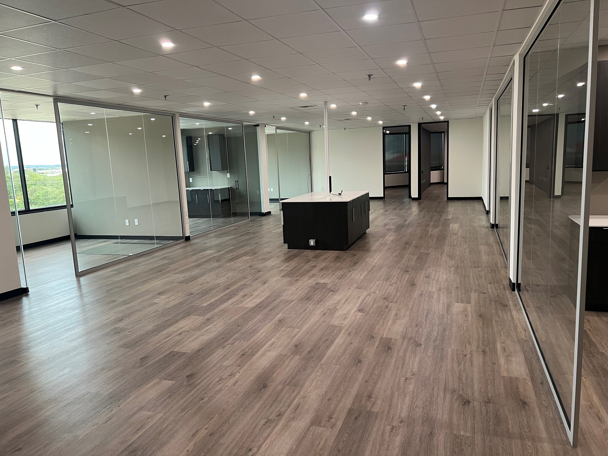 85 NE Loop 410, San Antonio, TX for lease Interior Photo- Image 1 of 5