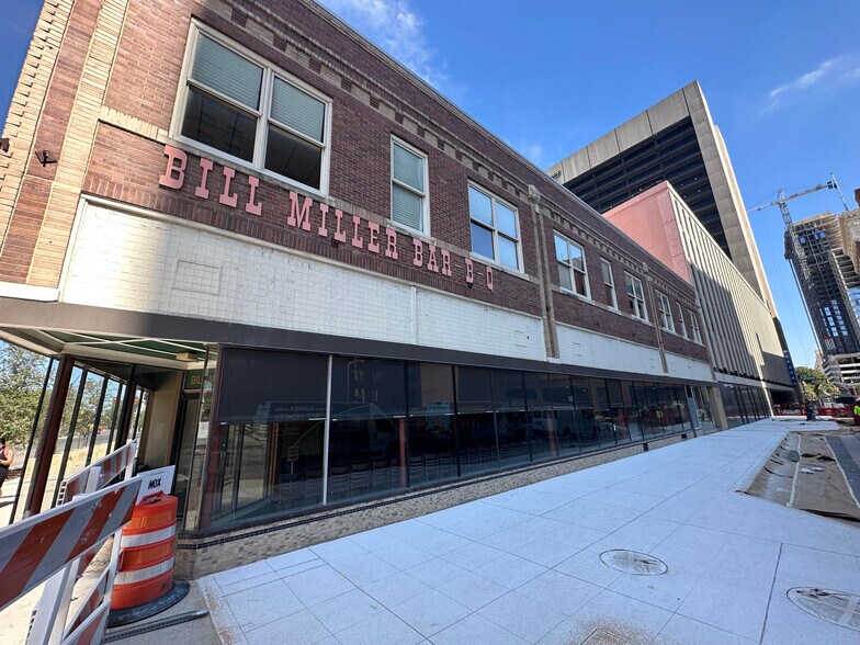 101 W Commerce St, San Antonio, TX à vendre - Photo du bâtiment - Image 2 de 7