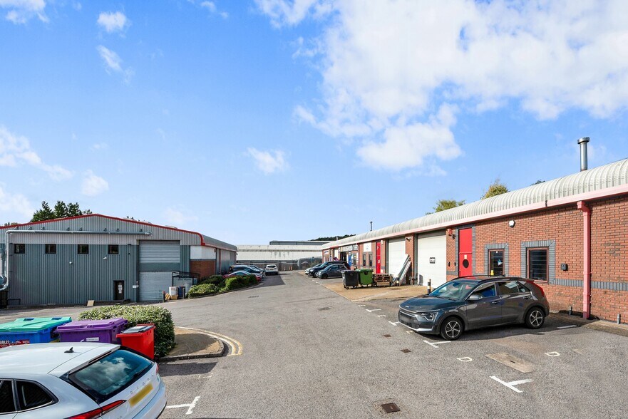 Asheridge Rd, Chesham à louer - Photo du bâtiment - Image 2 de 28