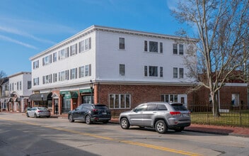 103 Bellevue Ave, Newport, RI à louer Photo du bâtiment- Image 1 de 17
