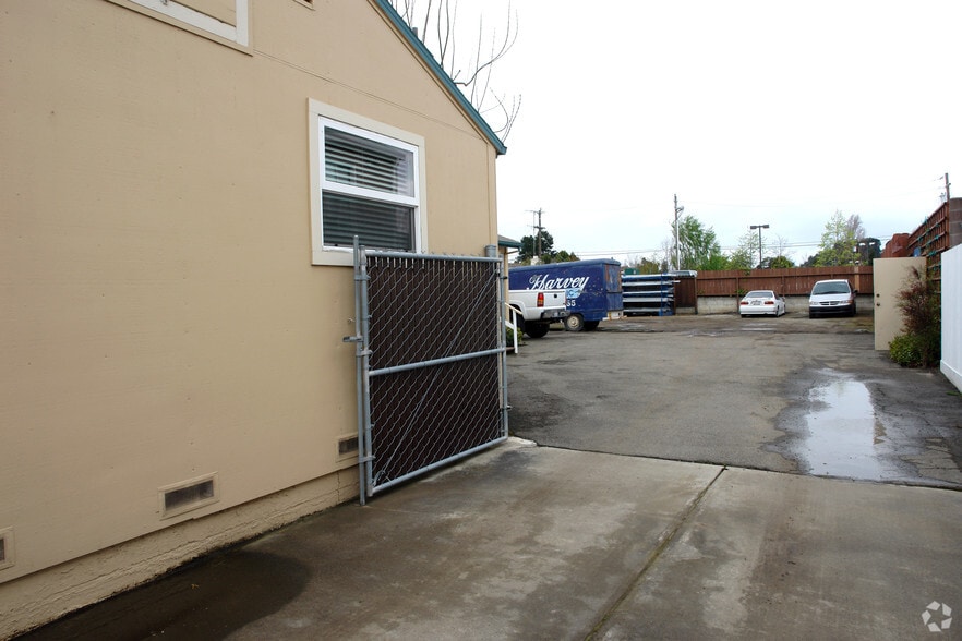 20835 Chester St, Castro Valley, CA for sale - Building Photo - Image 3 of 4