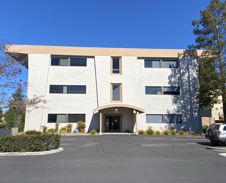 2 Padre Pky, Rohnert Park, CA à louer - Photo du bâtiment - Image 3 de 5