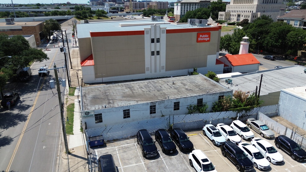 1012 Florence St, Fort Worth, TX for lease - Building Photo - Image 1 of 11