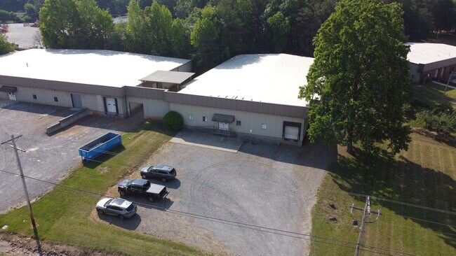Plus de détails pour 2460 Davie Ave, Statesville, NC - Industriel à louer