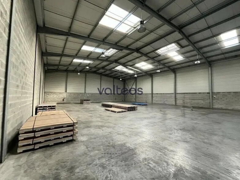 Chemin Du Chapitre, Toulouse for lease - Interior Photo - Image 3 of 9