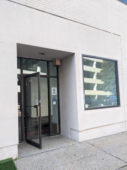 38-56 Fairfield Ave, Bridgeport, CT for lease - Building Photo - Image 3 of 3