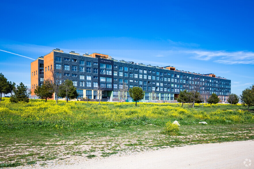 Office in Leganés, Madrid for sale - Primary Photo - Image 1 of 3