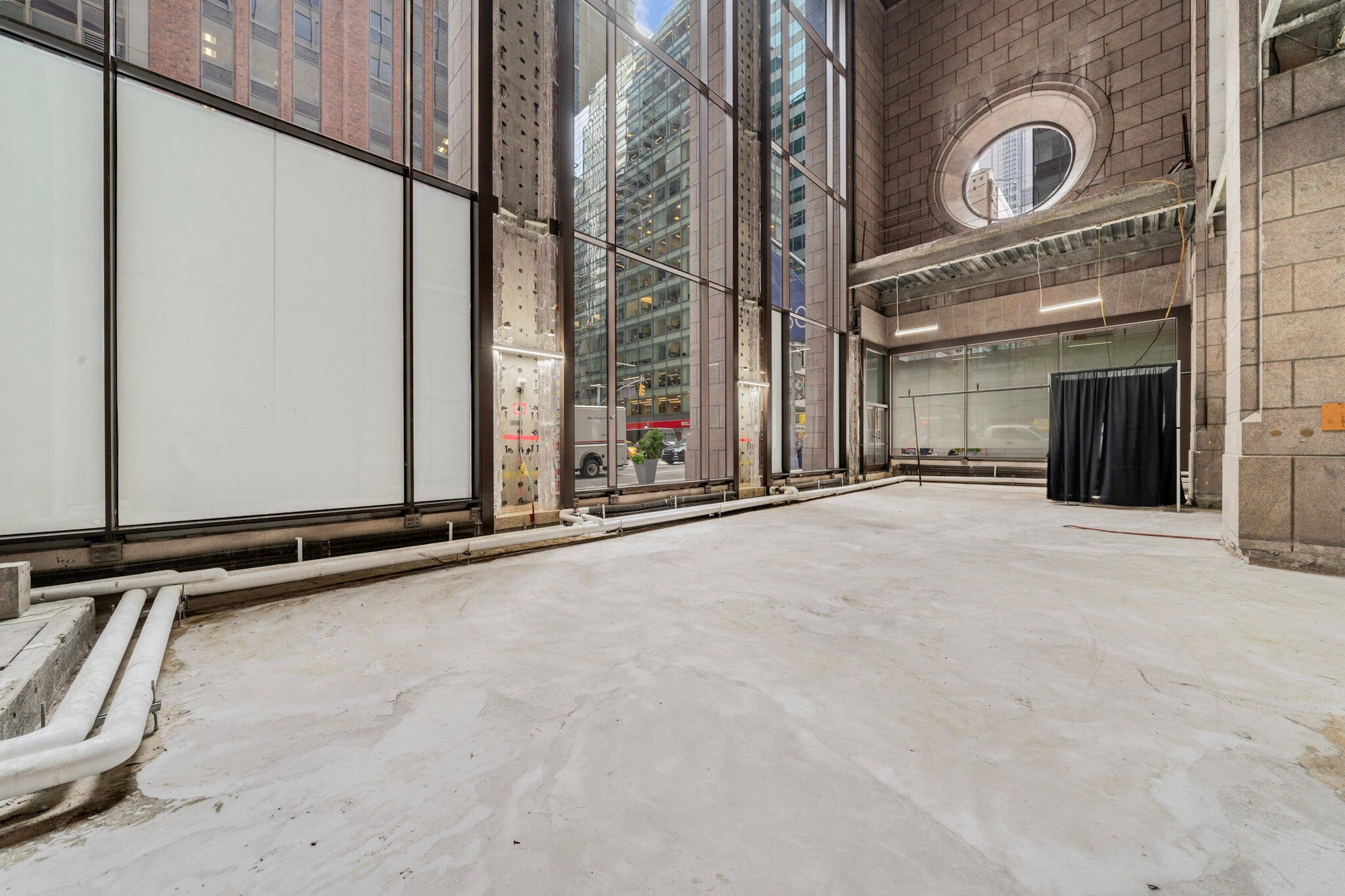 550 Madison Ave, New York, NY for lease Interior Photo- Image 1 of 7