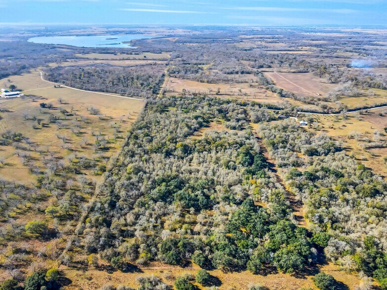 433 Mackhank Rd, Boling, TX for sale - Building Photo - Image 2 of 4