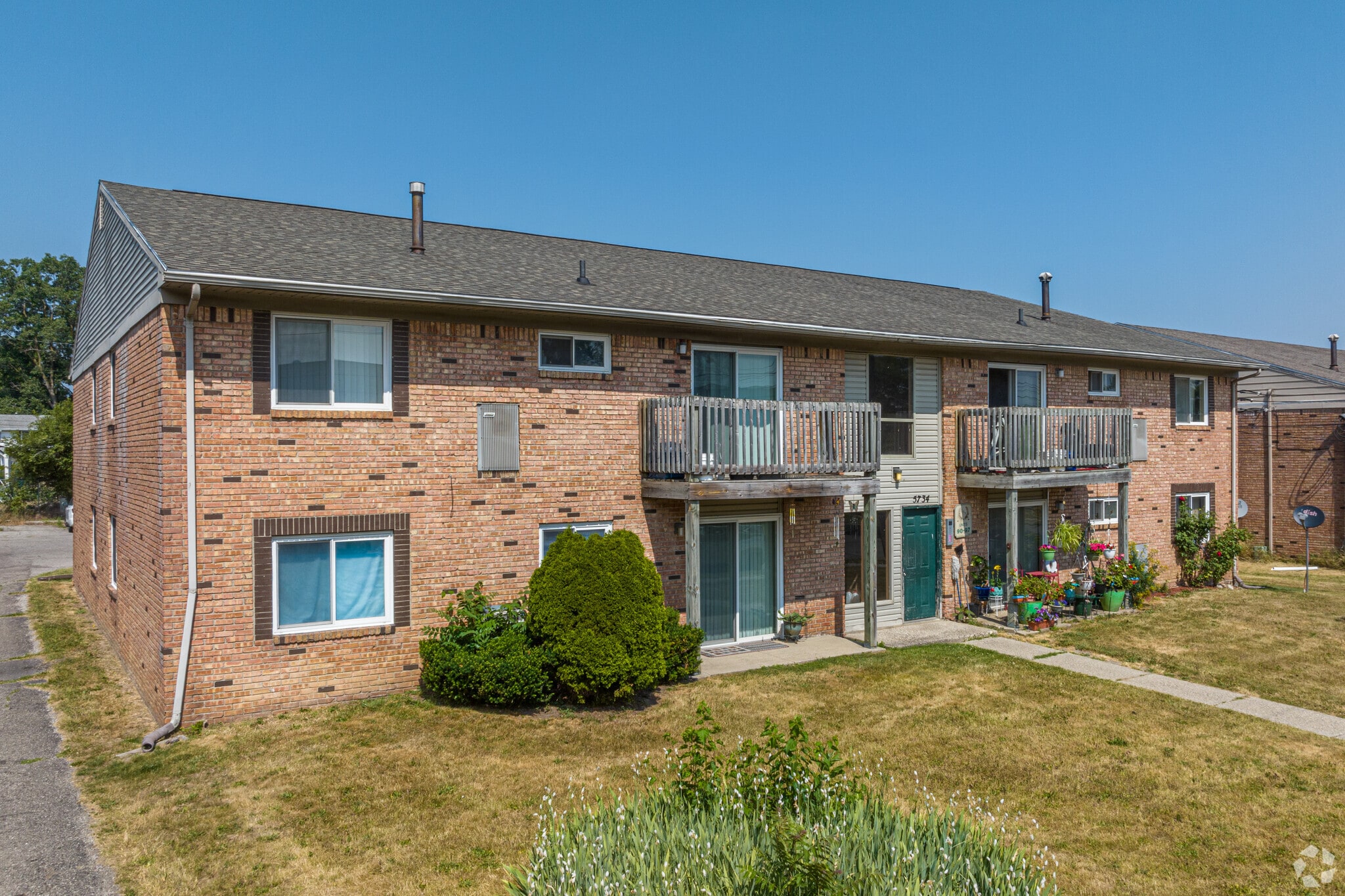 5723-5811 Richwood St, Lansing, MI for sale Primary Photo- Image 1 of 7