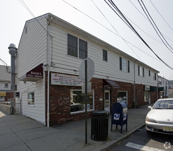 81-85 Berkshire Ave, Paterson, NJ for sale - Primary Photo - Image 1 of 11