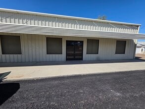 105 High St. Suite 2, Delano, CA à louer Photo intérieure- Image 1 de 2