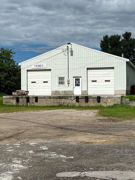 2330 US-11, Mooers, NY à vendre - Photo du bâtiment - Image 2 de 4