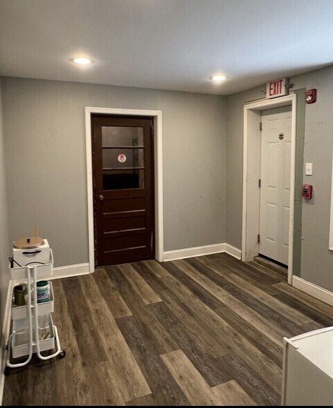 4331 Main St, Philadelphia, PA à louer - Photo du bâtiment - Image 3 de 5