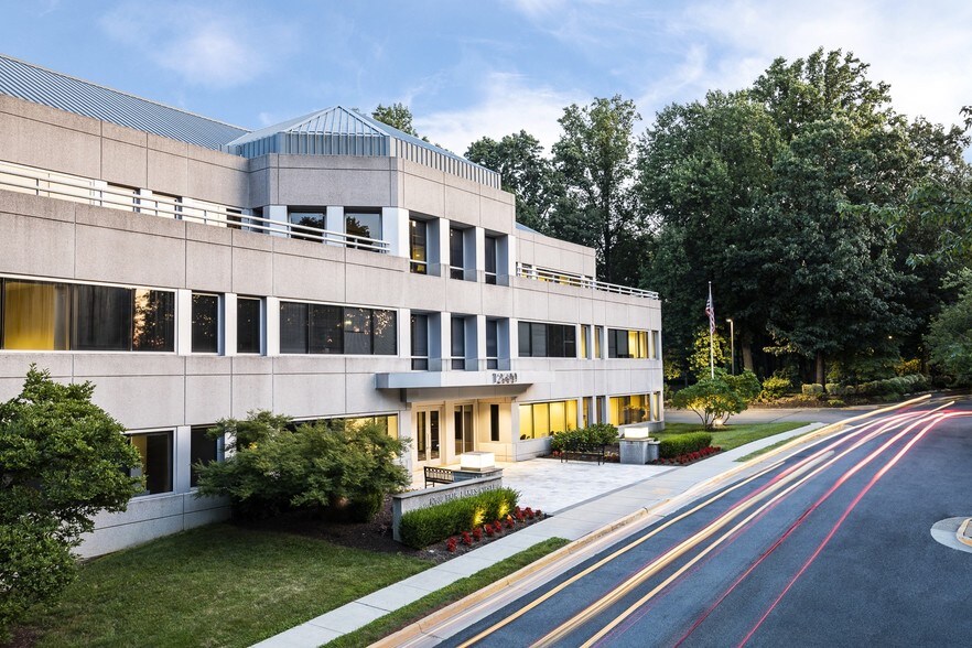 12600 Fair Lakes Cir, Fairfax, VA for lease - Building Photo - Image 2 of 9