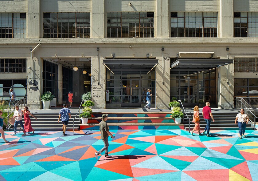 777 S Alameda St, Los Angeles, CA à louer - Photo du bâtiment - Image 2 de 18