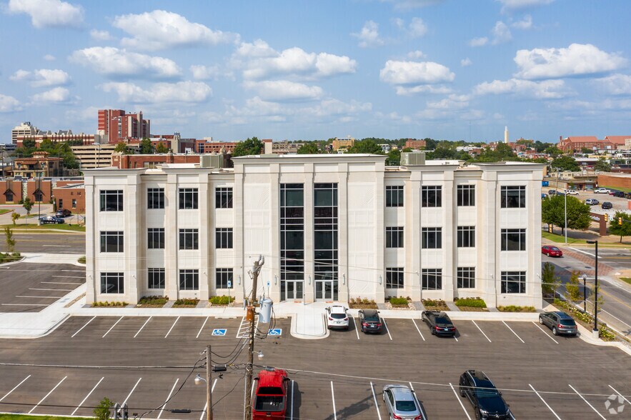 500 NW 6th St, Oklahoma City, OK à louer - Photo du bâtiment - Image 2 de 13