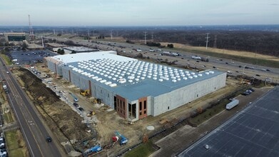 2300 Warrenville Rd, Downers Grove, IL à louer Photo intérieure- Image 2 de 4