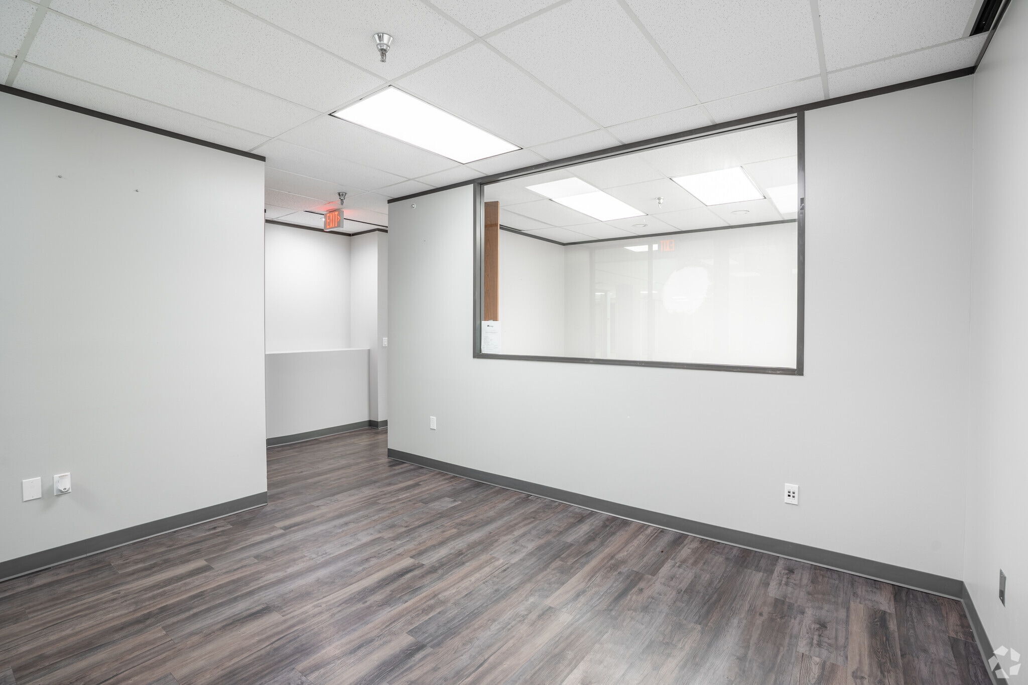 711 W Bay Area Blvd, Webster, TX à louer Photo intérieure- Image 1 de 6