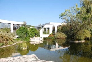 Plus de détails pour 4 Rue Hélène Boucher, Guyancourt - Bureau à louer