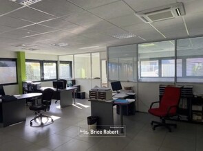 Industrial in Meyzieu for lease Construction Photo- Image 2 of 6