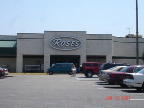 701 Battlefield Blvd N, Chesapeake, VA for lease Interior Photo- Image 1 of 4