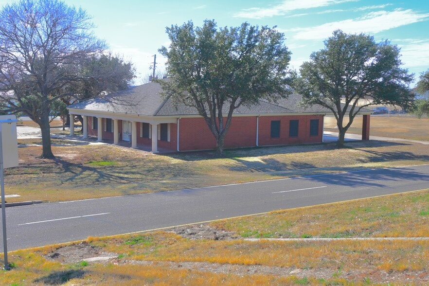 4501 Northwest Freeway, Wichita Falls, TX for sale - Building Photo - Image 2 of 14