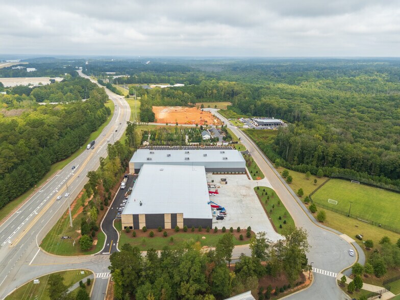 1001 Moba Dr, Peachtree City, GA à louer - Photo du bâtiment - Image 2 de 8